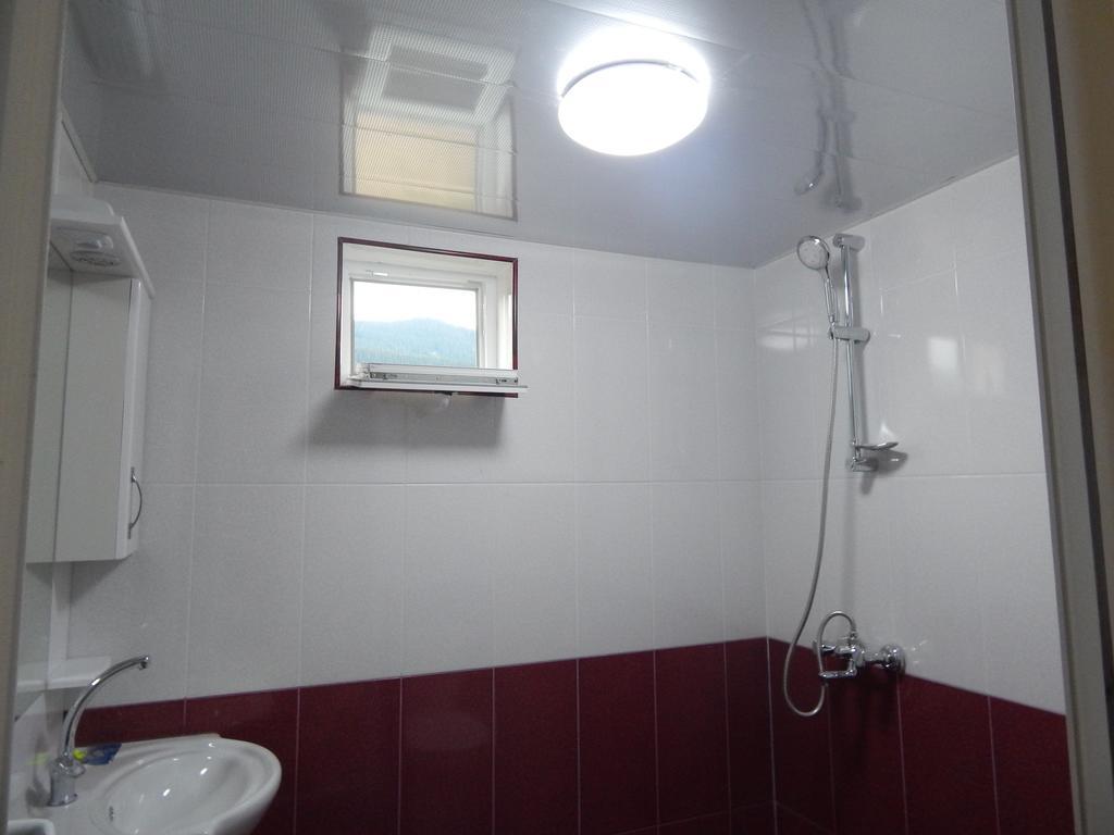 Valodia Guest House In Mestia Luaran gambar